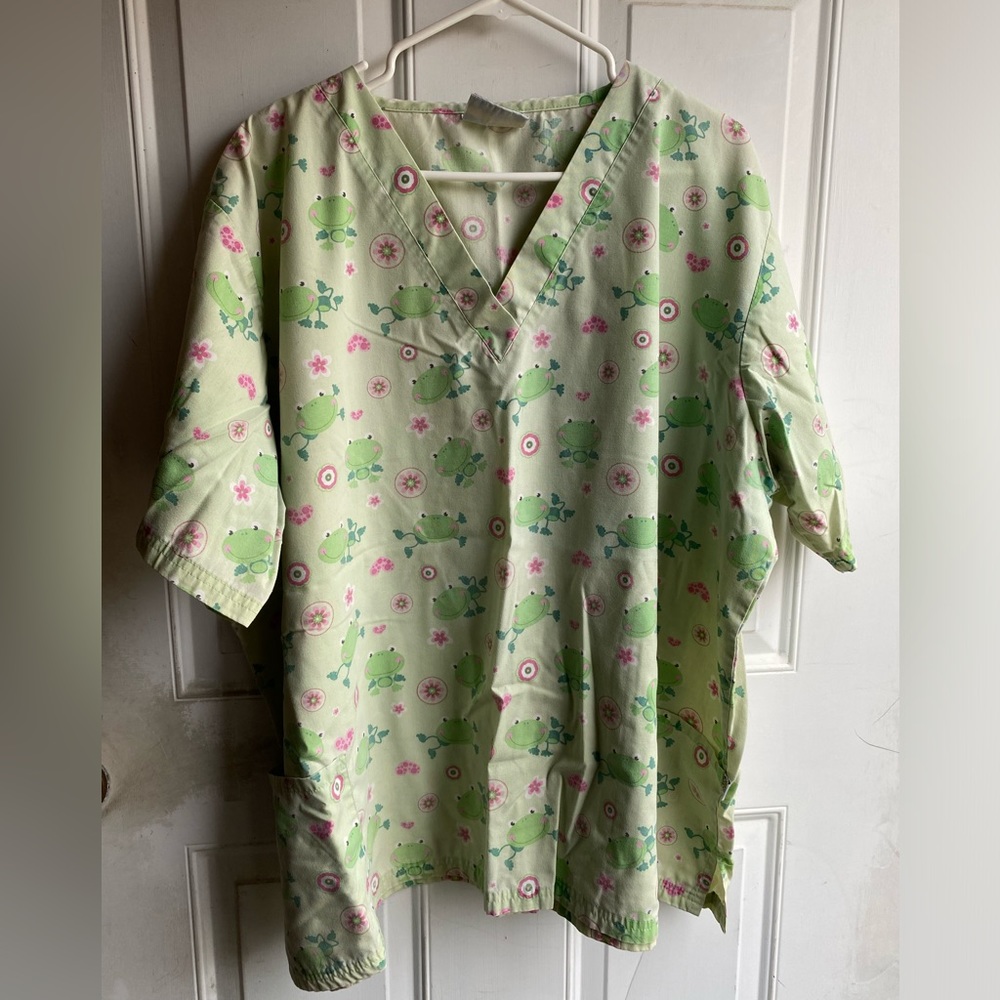 Fun Frogs 3X scrub top